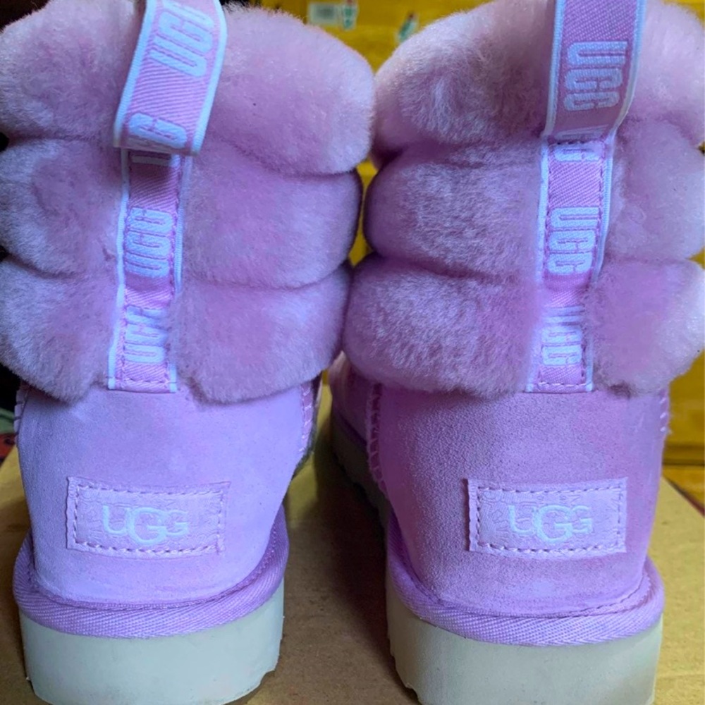 Ugg fluff mini quilted light pink boots RARE